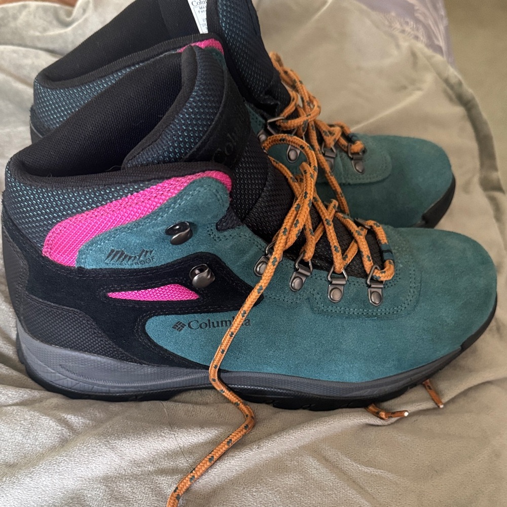 Columbia Women's Teal and Pink Hiking Boots